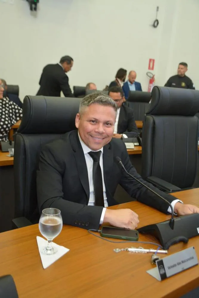 Vereador Alex Mascarenhas requer a construção de pracinha na quadra 1.404 Sul