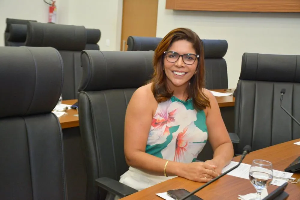 Delma Freitas solicita que lâmpadas queimadas sejam substituídas na 704 sul