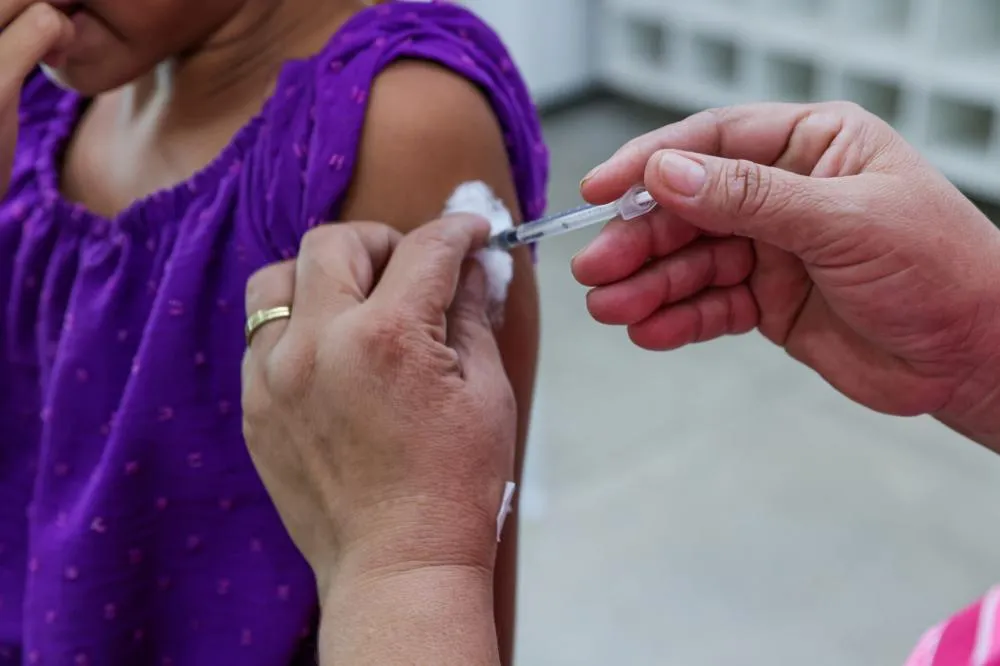 Grupos prioritários de Palmas começam a tomar vacina atualizada da gripe