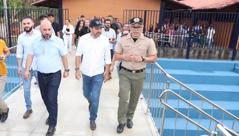 Governador Wanderlei vistoria obras em fase de conclusão de escolas em Taquaruçu e Buritirana