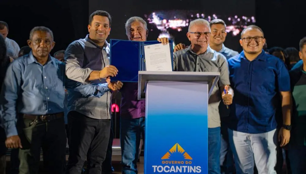 Governador Laurez Moreira prestigia aniversário de Dueré e reafirma compromisso com obras estruturantes para o município. Foto: Hiroshi Fukushima/Governo do Tocantins