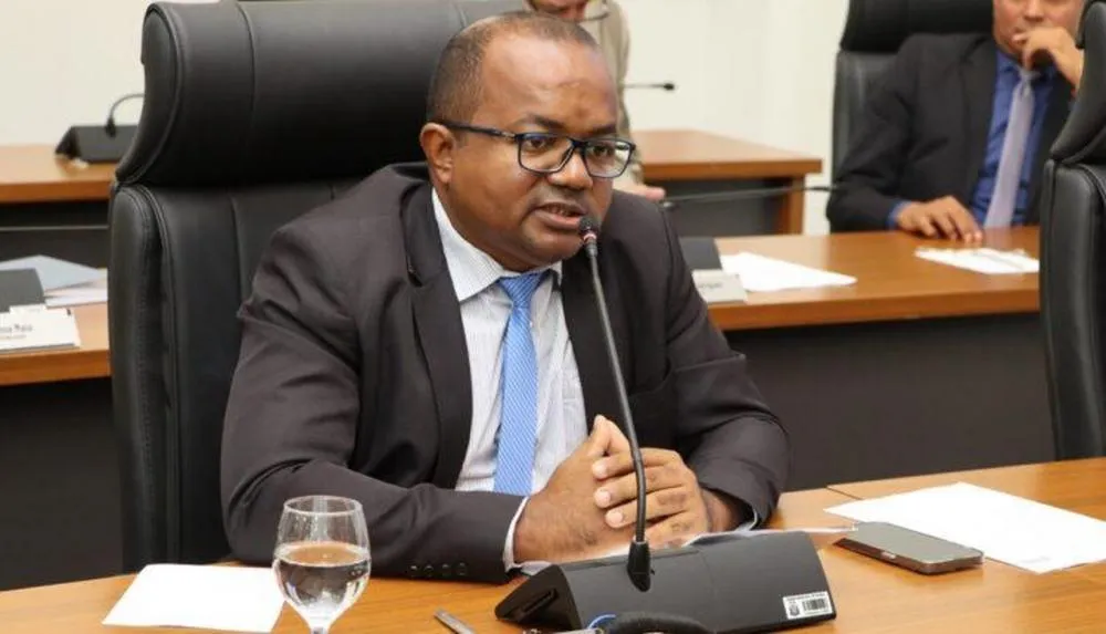 Vereador Joatan de Jesus cobra reforma de praça em frente ao Lago Sul II 