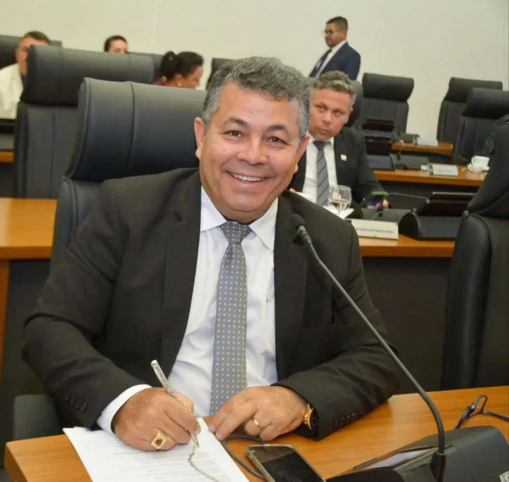 Vereador Folha solicita reforma geral da Feira Coberta da 503 Norte