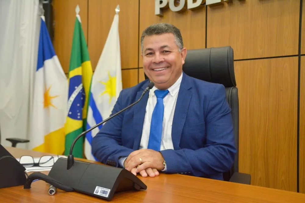 Vereador Folha solicita instalação e manutenção de iluminação pública em setores da região Norte