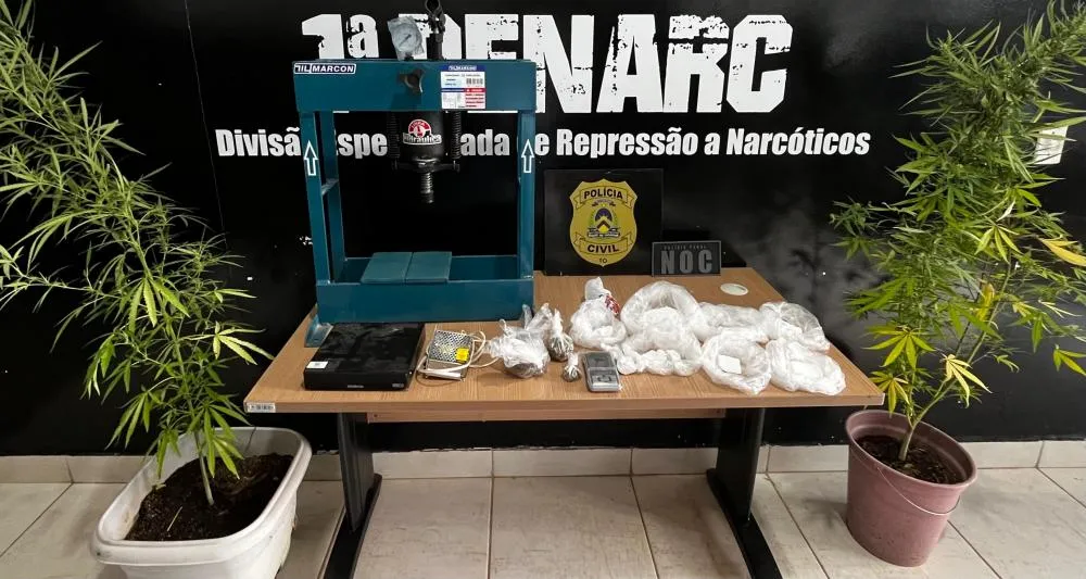 Em uma das ações da Narke V, foram apreendidos dezenas de porções de drogas e até uma prensa hidráulica. Foto: DICOM/SSP-TO