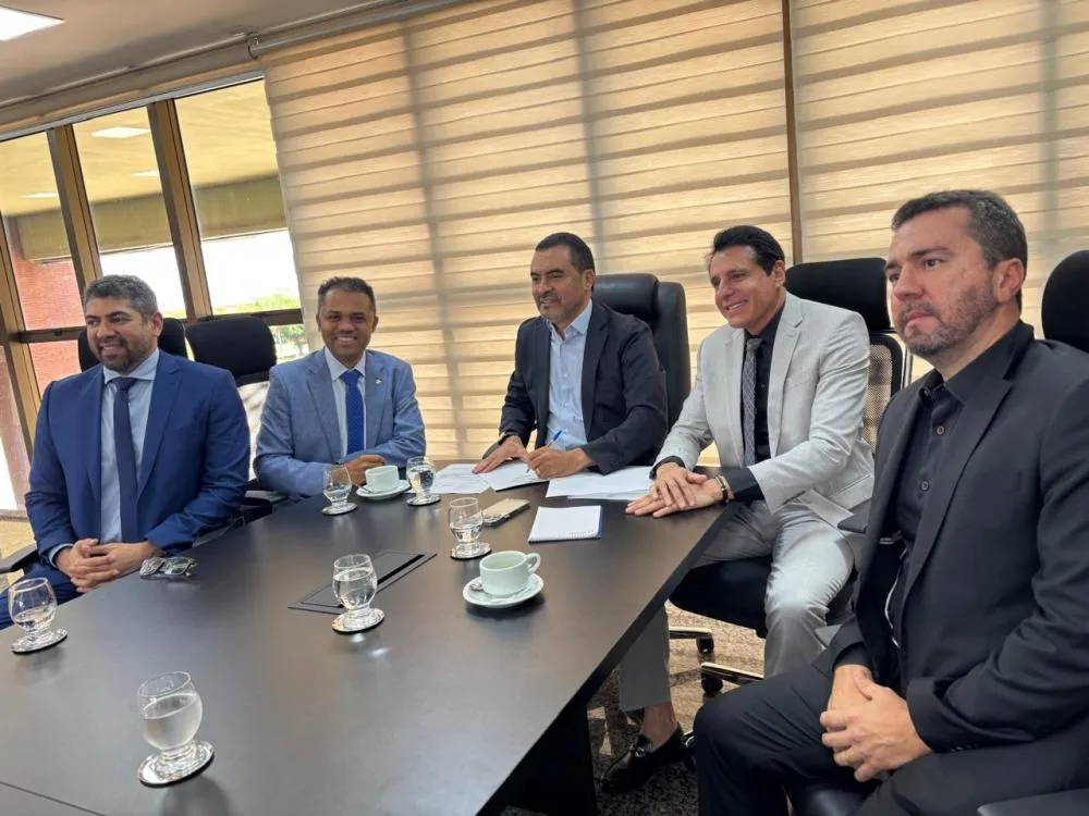 Sob a liderança do Deputado Moisemar Marinho, governador Wanderlei Barbosa assina Projeto do PCCS da Polícia Civil