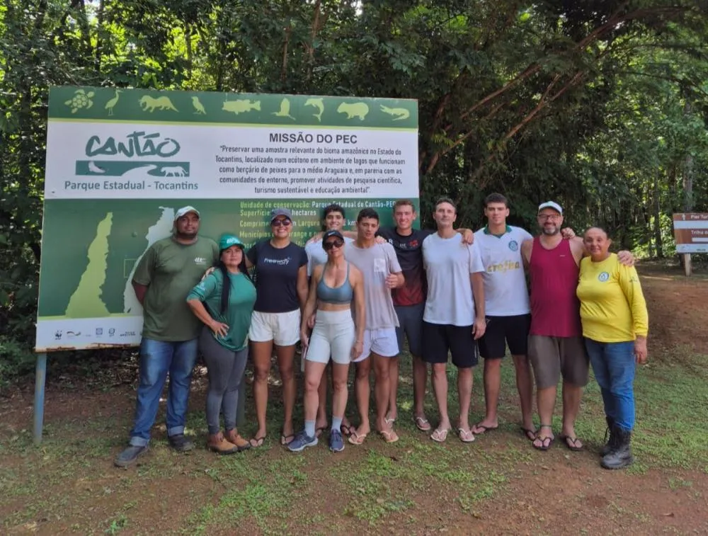 Visitantes participaram de uma palestra sobre a unidade e realizaram um passeio guiado pelas trilhas do Parque. Foto: Naturatins/ Governo do Tocantins