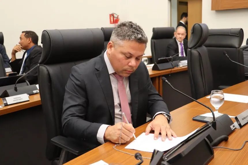 PL do Vereador Alex Mascarenhas solicita obrigatoriedade da fixação de móveis nos CMEIS de Palmas