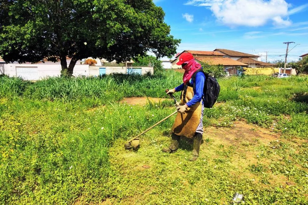 Praças da Arse 111 e Arse 121 recebem força-tarefa de limpeza nesta quarta-feira, 21