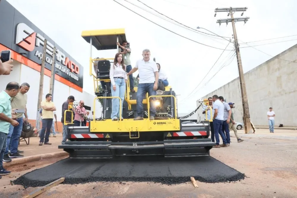 Prefeito de Palmas, Eduardo Siqueira, acompanha obras na região sul da cidade