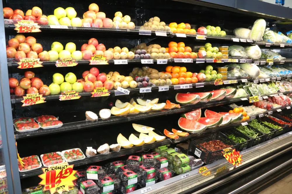 Pagamento do auxílio-alimentação estimula a circulação de recursos na economia local, especialmente no setor de alimentação. Foto: Gildo Barbosa