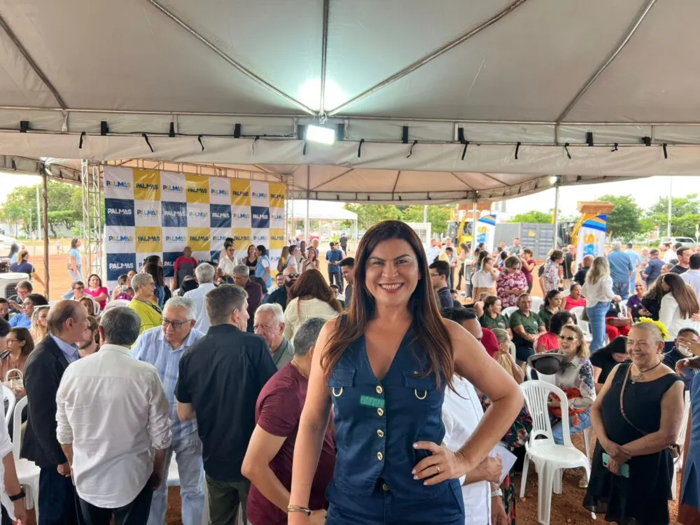 Vereadora Karina Café prestigia assinatura da ordem de serviço do CEI Sarah Gomes