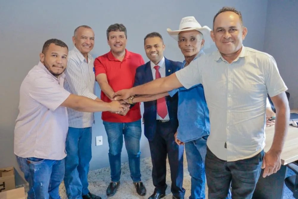 Fortalecendo parcerias, Deputado  Moisemar recebe apoio de ex-prefeito de São Félix, Carlão e lideranças