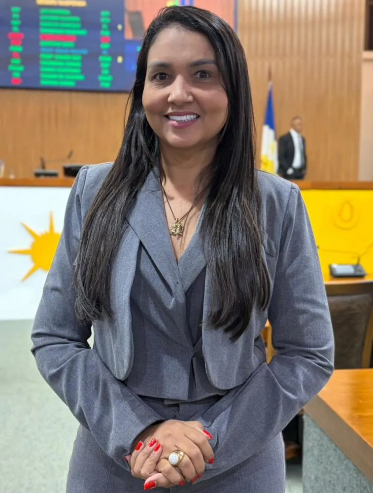 Vanda Monteiro apresenta projeto que cria atendimento psicossocial itinerante para mulheres vítimas de violência no Tocantins
