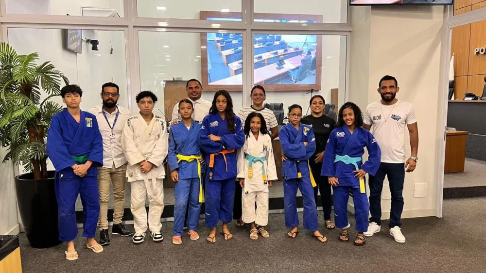 Vereador Josmundo recebe atletas classificados para o Brasileiro de Judô e destaca o esporte como transformação social