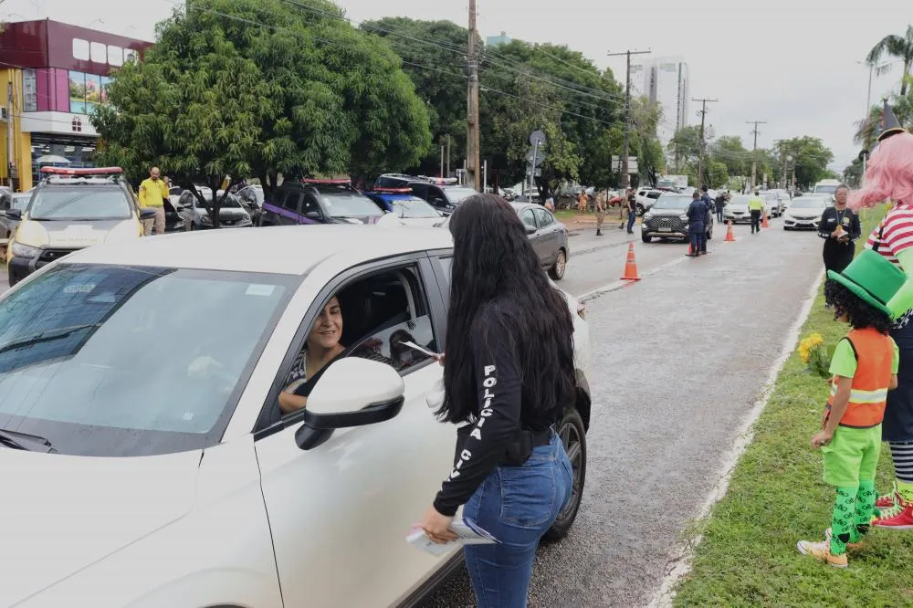 Operação Mulher Segura: forças de segurança realizam blitz educativa de conscientização contra a violência doméstica em Palmas