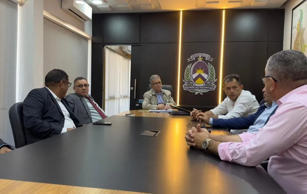 Marilon Barbosa e vereadores discutem Cidade do Automóvel com Secretário da Indústria, Comércio e Serviços 