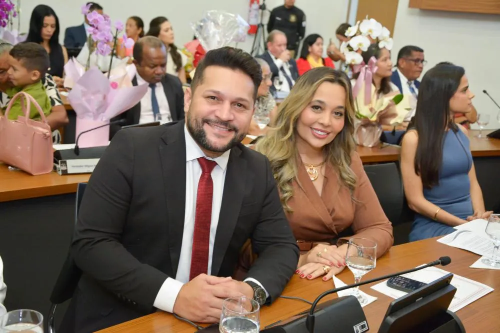 Vereador Rubens Uchôa e a Dra. Angélica Pereira de Lima Maia.