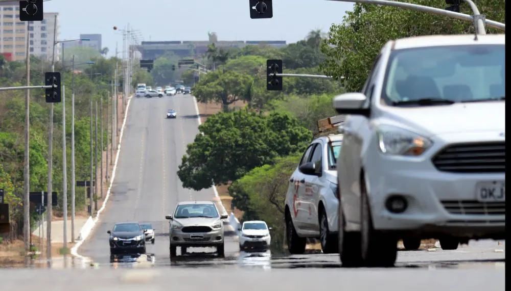 Governo assina proposta de isenção do IPVA por dois anos para carros, caminhões e ônibus elétricos e híbridos