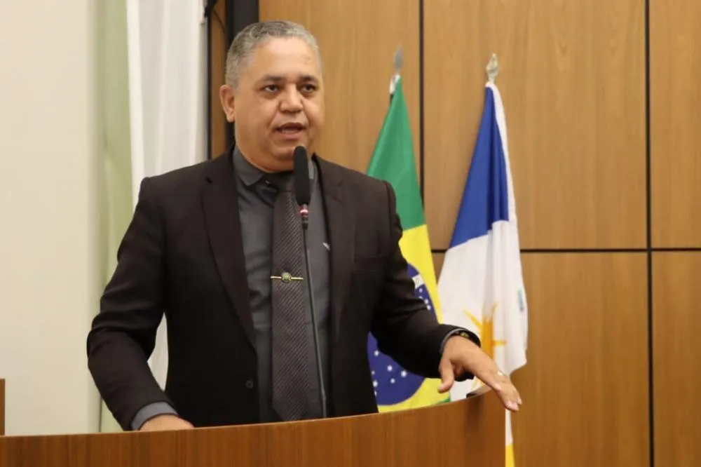 Eudes Assis apresenta projeto para instituir palestras voltadas a adolescentes sobre prevenção da violência doméstica em Palmas