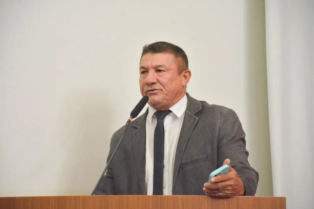 Vereador Márcio Reis solicita medidas urgentes para melhoria da infraestrutura da Feira da 503 Norte