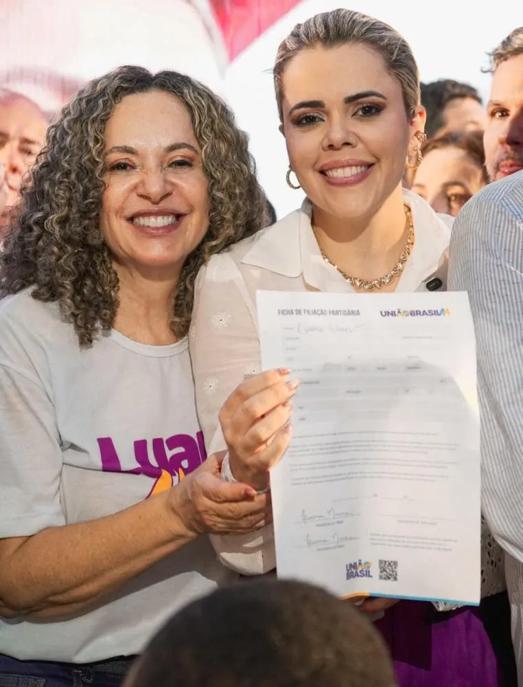 Luana Nunes (d) ao lado de Josi Nunes durante que oficializou sua filiação ao União Brasil. Foto: Ascom Luana Nunes