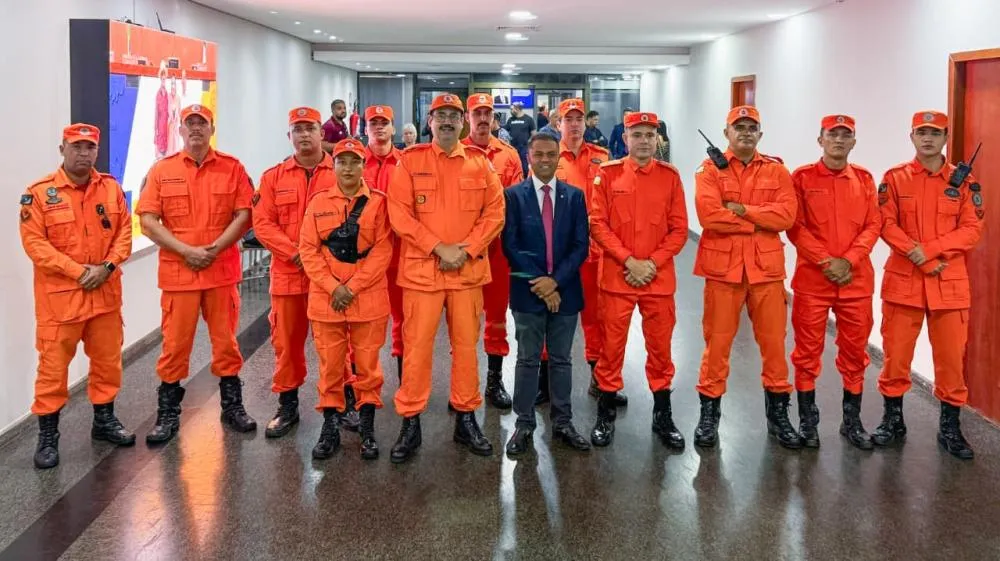 Deputado Moisemar Marinho celebra aprovação de PCCRs e reforça compromisso com os Servidores 