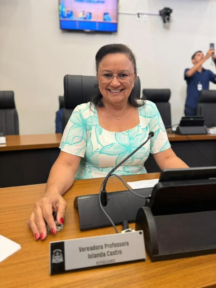 Vereadora Professora Iolanda Castro solicita calçamento em passagem de pedestres na 1106 Sul