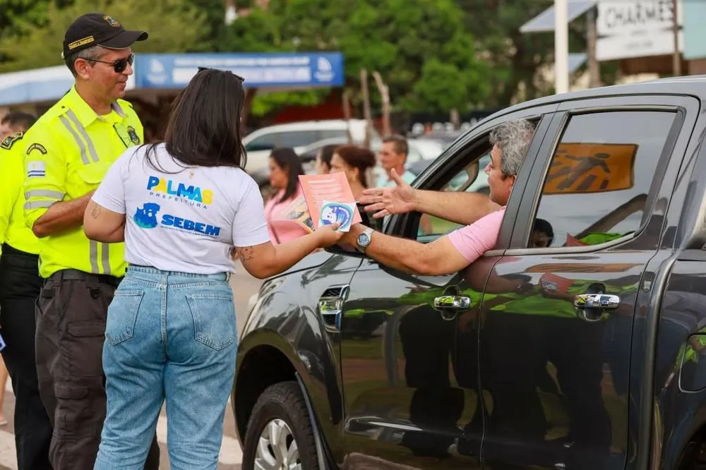 Prefeitura de Palmas realiza blitz educativa para reforçar combate aos maus-tratos de animais
