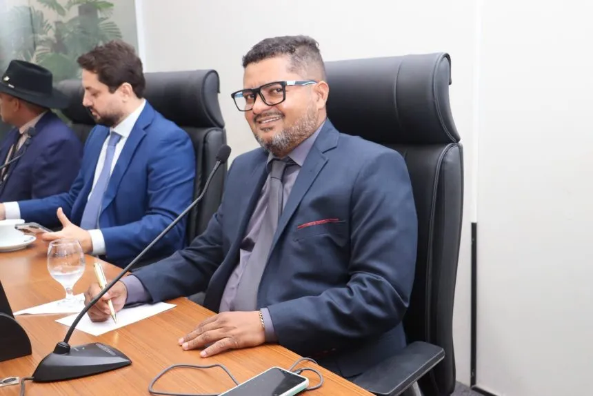 Vereador Balaio requer os serviços de tapa-buraco nos setores: Leila, Araras 1 e Setor Araras 2, em Palmas