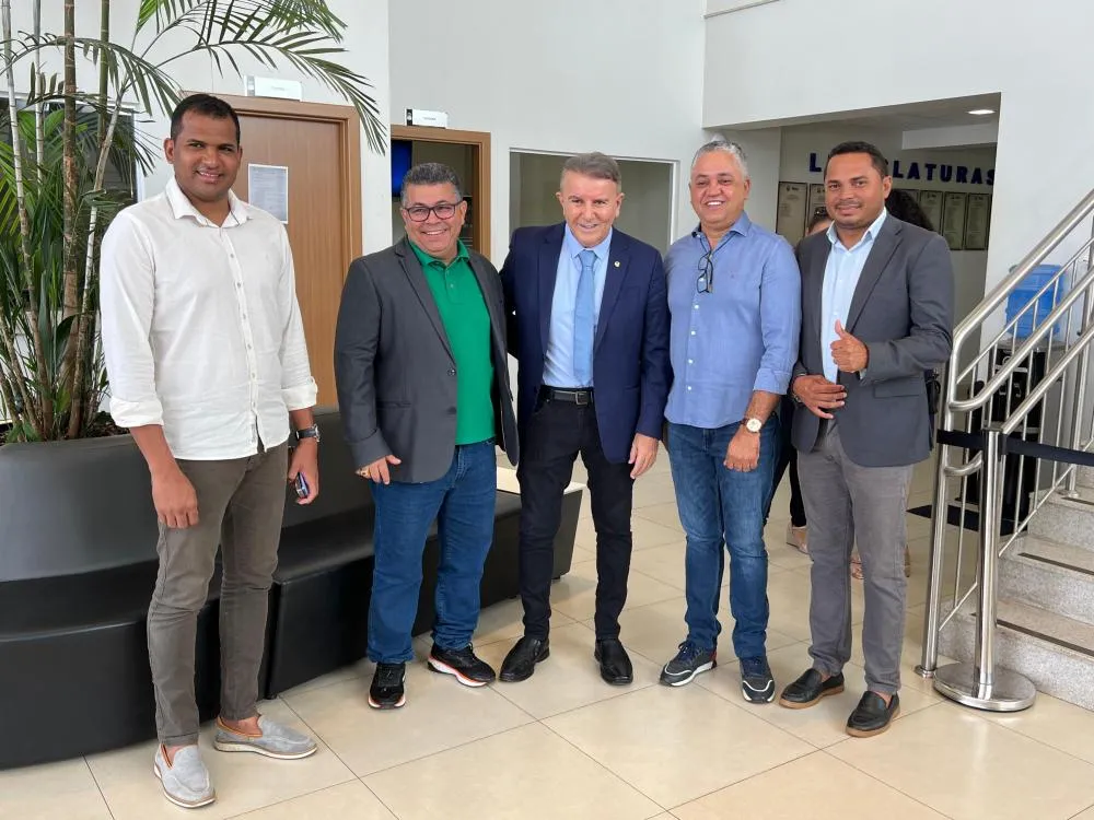 Eduardo Siqueira demonstra apoio à CPI da BRK em visita à Câmara de Palmas