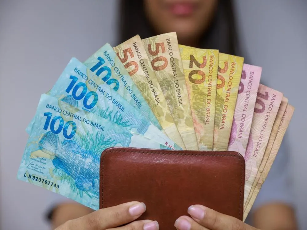 Pagamento do funcionalismo municipal representa uma injeção de mais de R$ 104 milhões.