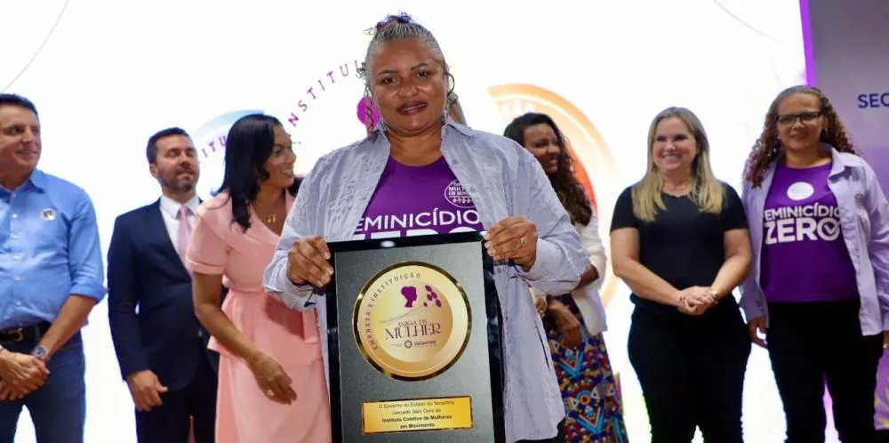 Representando uma das instituições reconhecidas, a presidente do Instituto Coletivo Mulheres em Movimento, Domingas da Conceição Ferreira de Oliveira, ressaltou o impacto das ações desenvolvidas. Foto: Ademir dos Anjos/Governo do Tocantins