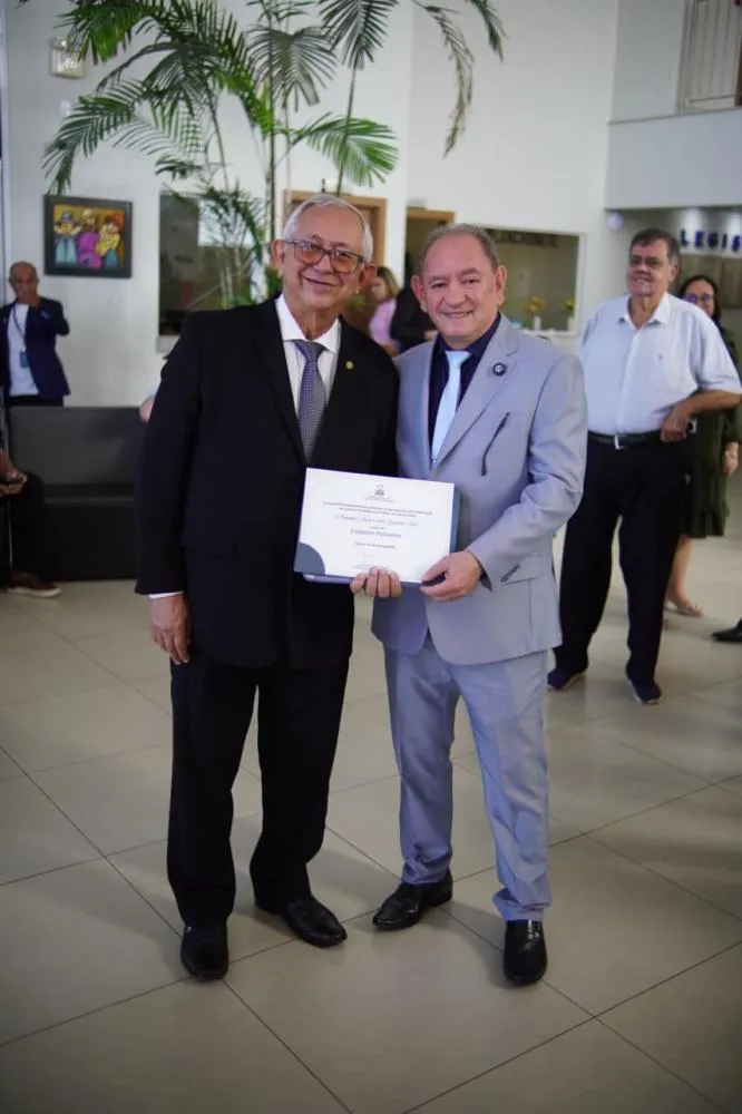 Vereador Juarez Rigol entrega Título de Cidadão Palmense ao Pastor Antônio Xavier em reconhecimento ao seu legado na capital