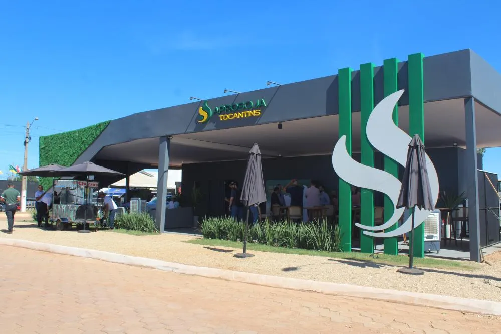 O estande da Aprosoja Tocantins na Agrotins reuniu produtores, associados e visitantes em um espaço voltado ao diálogo, troca de informações e conexão com o setor agropecuário. Foto: Aprosoja Tocantins