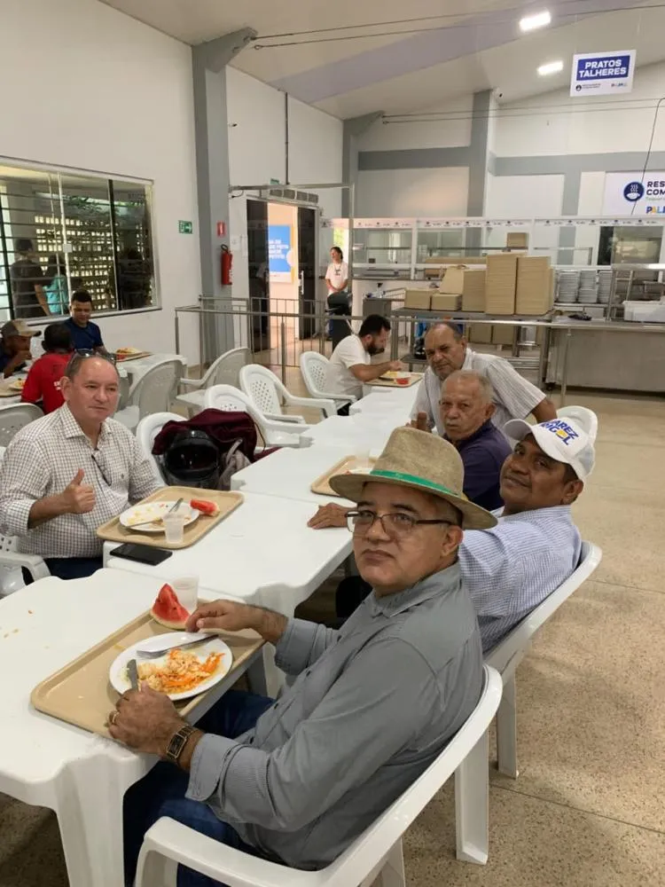 Vereador Juarez Rigol almoça no Restaurante Comunitário de Taquaralto, elogia estrutura e atesta qualidade das refeições