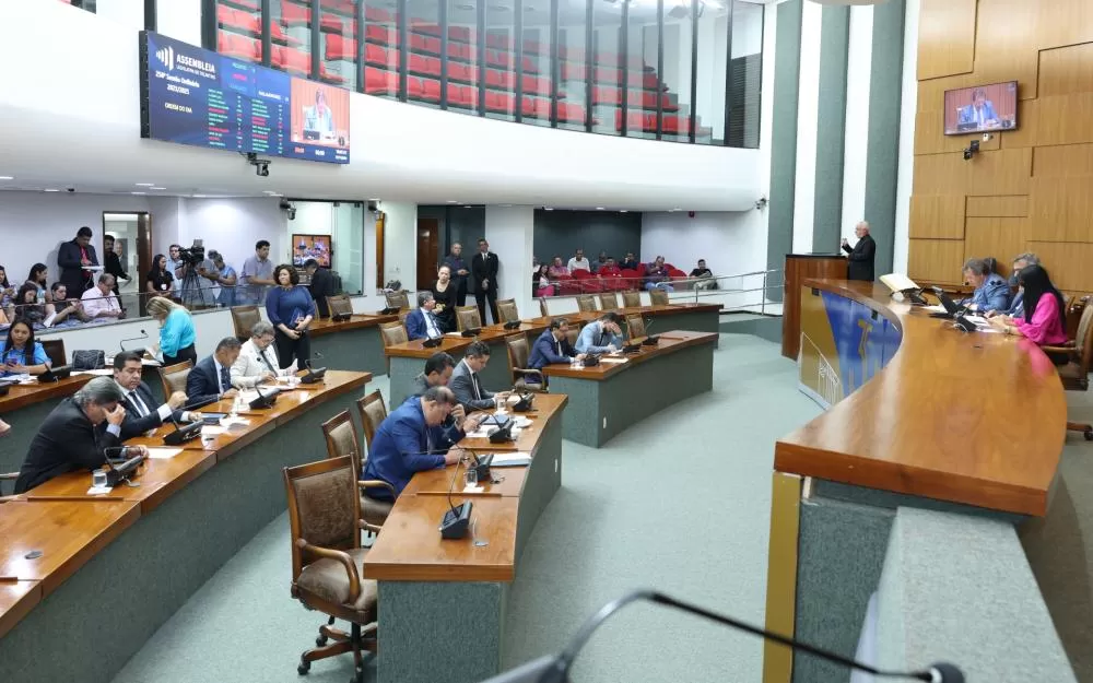 Deputados aprovam novas regras para eleição da Mesa Diretora e marcam pleito para sexta