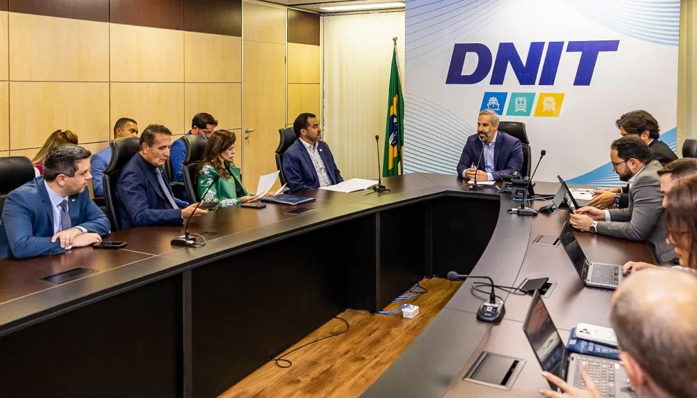 Governador Wanderlei Barbosa, acompanhado da bancada federal, participou de reuniões no Dnit para buscar soluções rápidas que garantam trafegabilidade e melhores condições para o escoamento da produção. Foto: Vinícius Santa Rosa/Governo do Tocantins