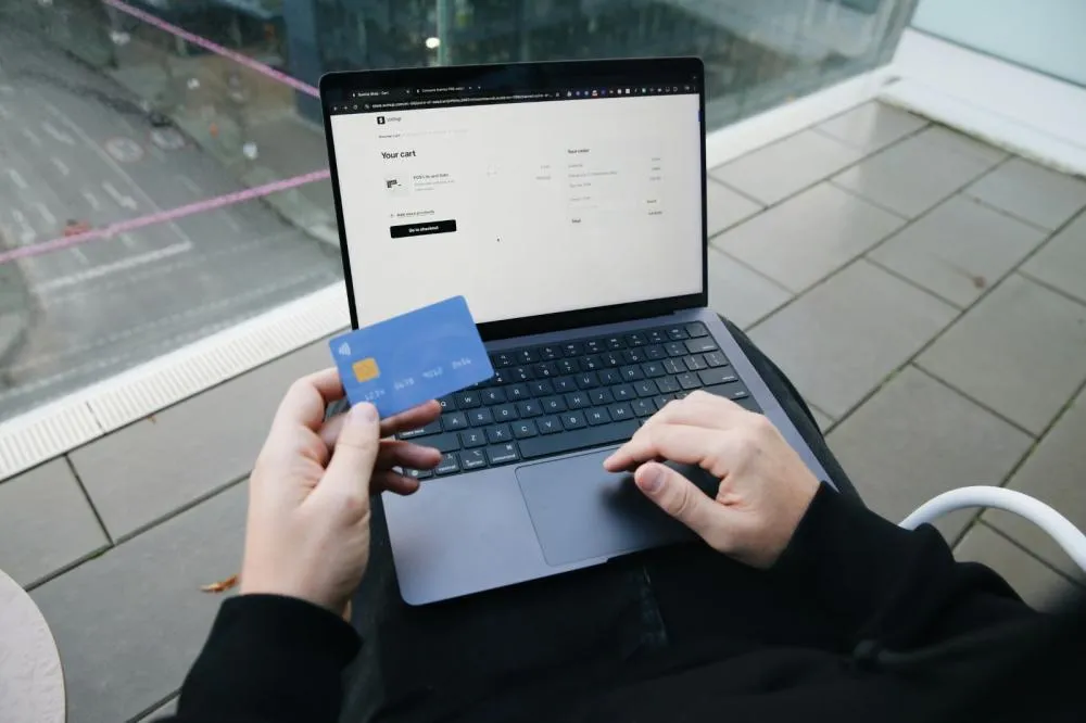 Procon Palmas alerta consumidores sobre compras on-line no Dia dos Namorados