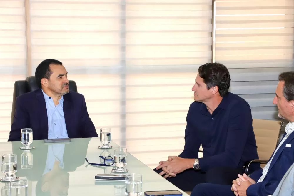 Governador Wanderlei recebe o ex-atleta Edmilson para discutir sobre o esporte no Tocantins