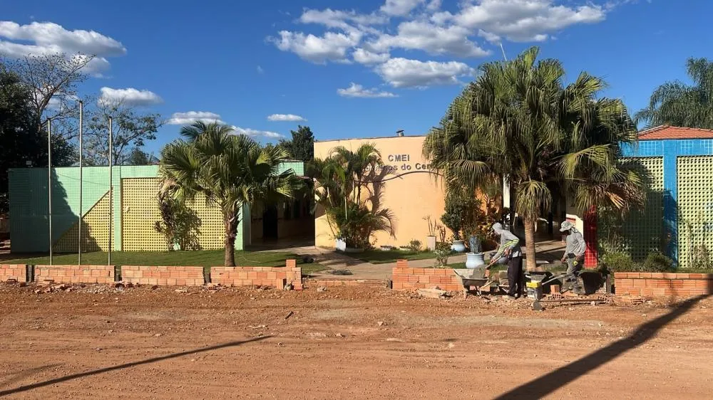 Planejamento contempla serviços de manutenção preventiva e corretiva no período de férias para minimizar impactos na rotina escolar.