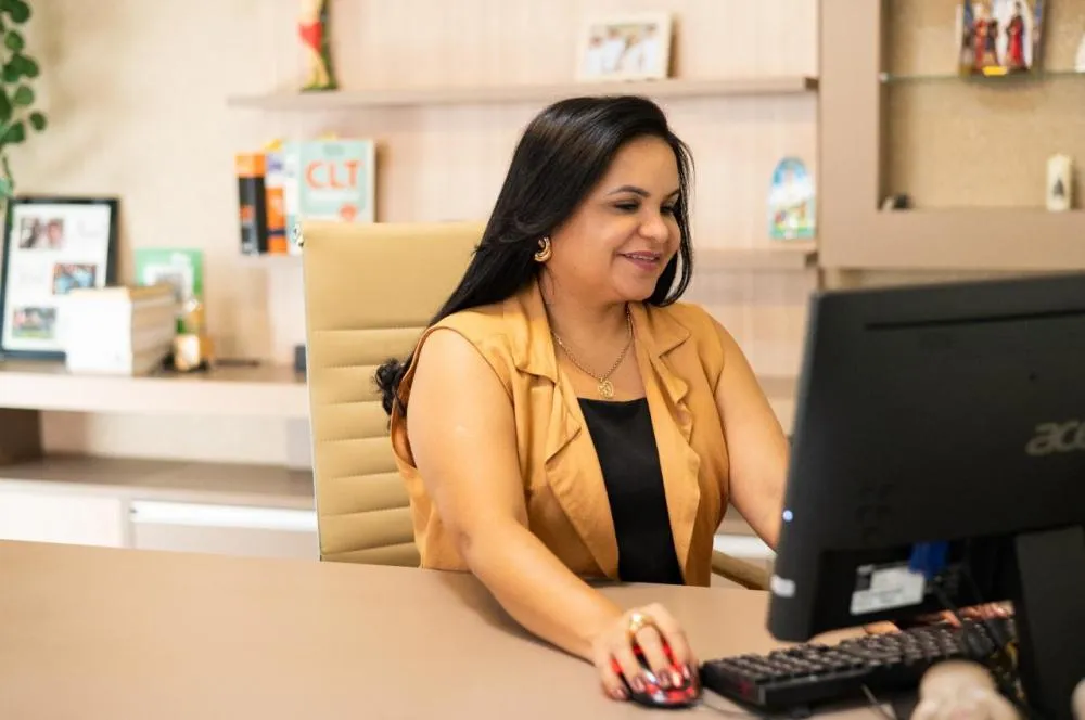 A contadora Dora Aguiar afirma que a Inteligência Artificial torna o trabalho mais ágil e seguro. Foto: Divulgação