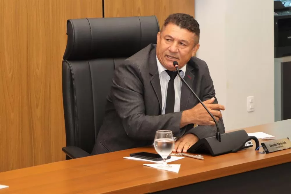 Márcio Reis requer os se de tapa-buraco na Av. Teotônio Segurado ao longo da ponte até o setor Bertaville