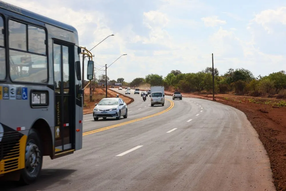 Trecho da Avenida Siqueira Campos já tem fluxo de veículos parcialmente liberado. Foto: Lia Mara