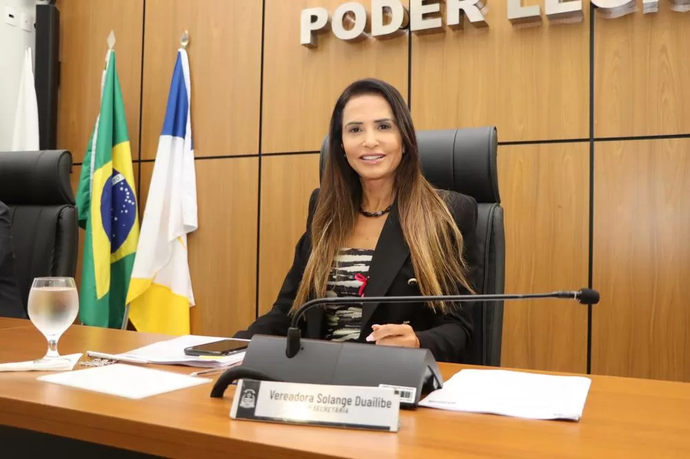 Vereadora Solange Duailibe requer os serviços de tapa buraco para quadra 403 Sul