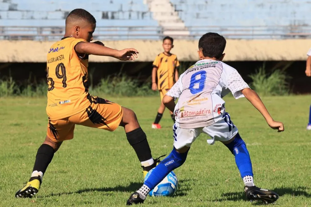 Prefeitura implantará 20 escolinhas de futebol e futsal através de projeto que unirá prática esportiva e ações de cidadania