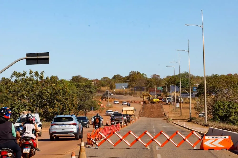 Tráfego na ponte sobre o Ribeirão Taquarussu segue com uma faixa liberada para cada sentido. Foto: Regiane Rocha