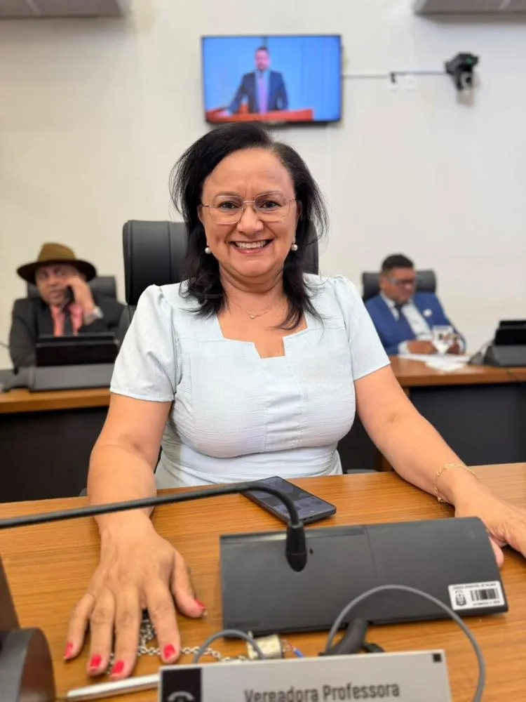 Professora Iolanda Castro solicita, com urgência, providências para transporte escolar e manutenção de estradas no Setor de Chácaras Santa Fé Rural