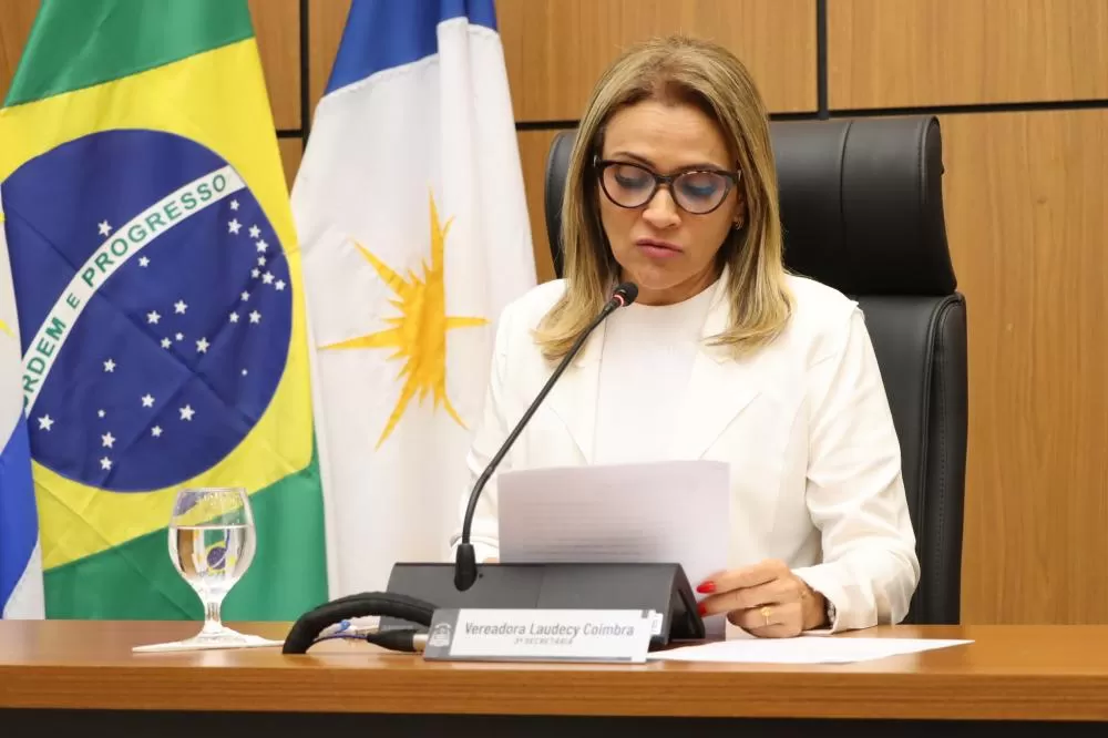 Recapeamento asfáltico da Quadra 303 Norte é solicitado pela vereadora Laudecy Coimbra