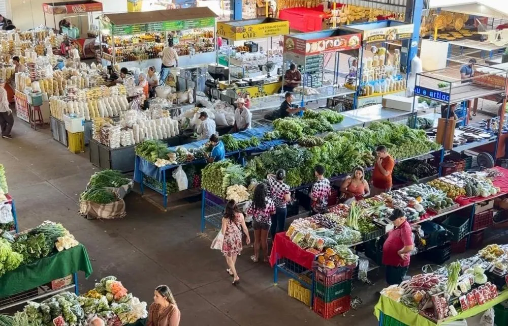 Com cerca de três mil boxes e mais de mil feirantes, feiras da Capital reúnem atividades comerciais nas áreas de gastronomia, hortifruti e artesanato. Foto: Pedro Teixeira